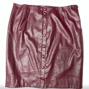 Chico’s size 3 Black Label Faux Leather Skirt NWT